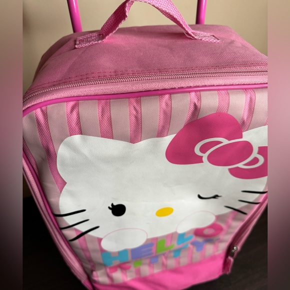 Hello Kitty luggage - Picture 4 of 17